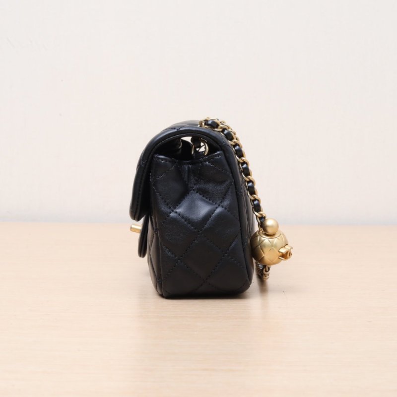 CHANEL CF口蓋包大Mini2030開金扣黑色羊皮金球調節扣肩帶肩背包-4