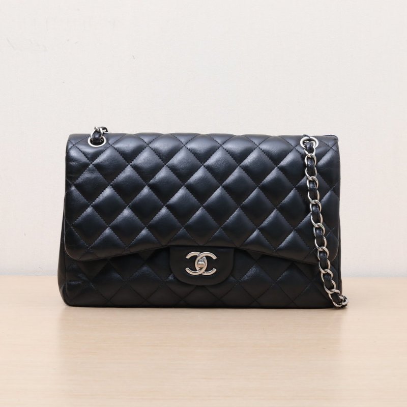CHANEL 黑色羊皮14開銀扣CF經典口蓋包JUMBO菱格紋肩背包-1