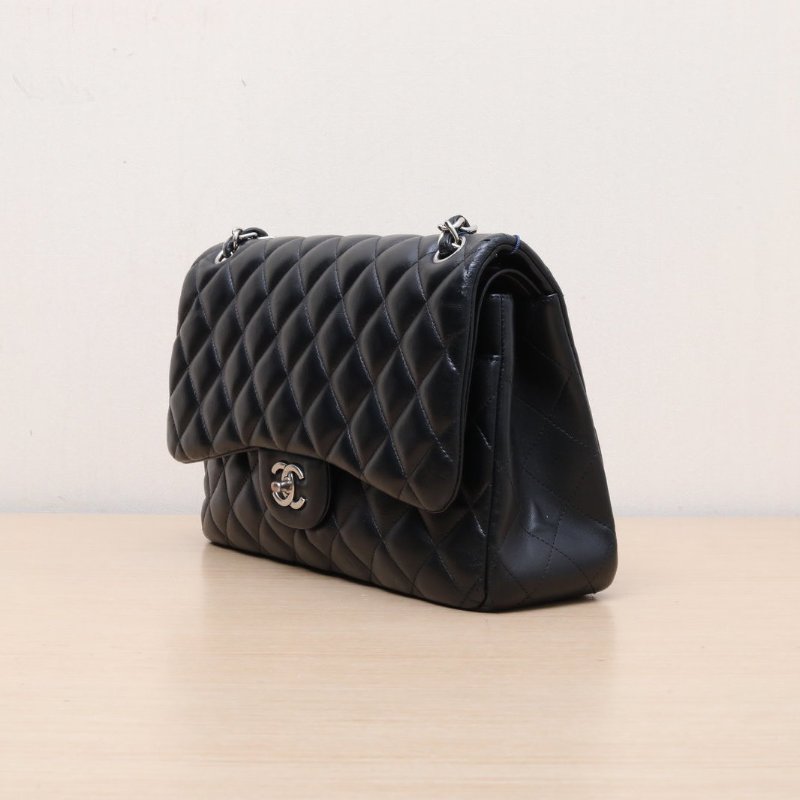 CHANEL 黑色羊皮14開銀扣CF經典口蓋包JUMBO菱格紋肩背包-3