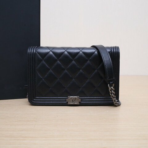 CHANEL LeboyWOC19黑色羊皮29開銀扣菱格紋肩背包