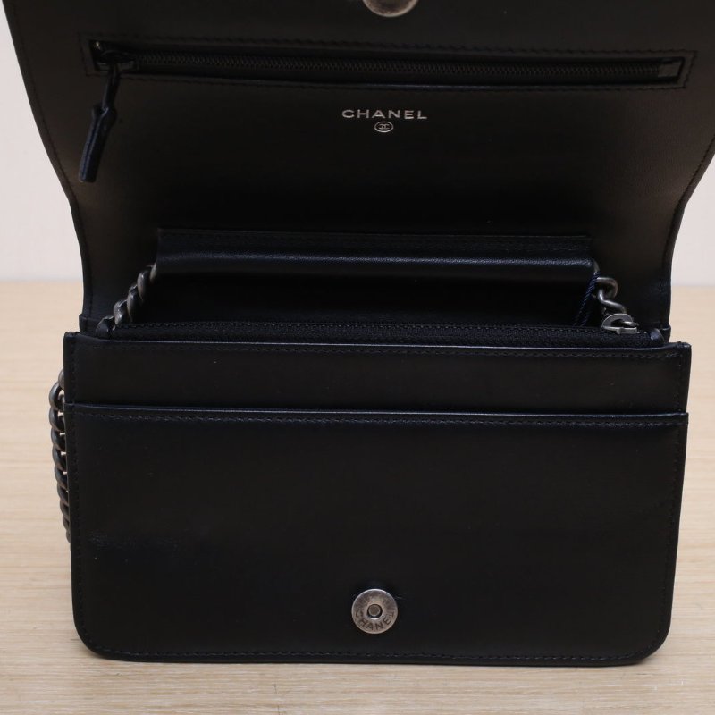 CHANEL LeboyWOC19黑色羊皮29開銀扣菱格紋肩背包-2