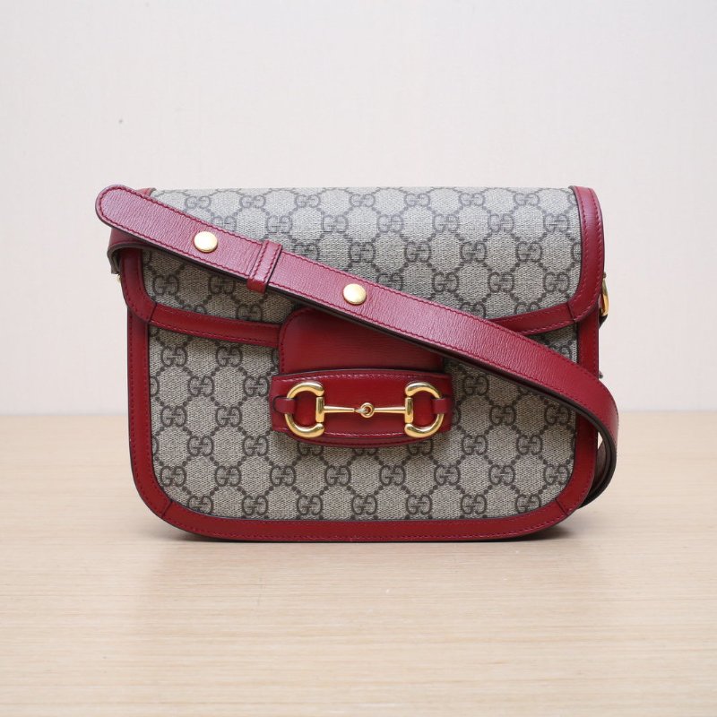 GUCCI Horsebit馬銜扣1955馬鞍包小號25紅色PVC金扣帆布肩背包-1