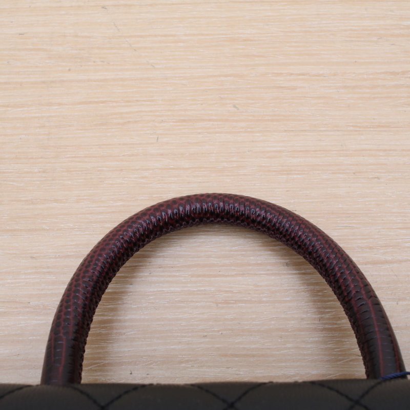 CHANEL CocoHandle小號24黑色荔枝牛皮晶片開金扣蜥蜴壓紋手柄肩背包-2