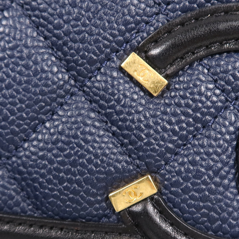 CHANEL 牛皮皮革Filigree Chain Bag金扣鏈帶肩背袋-8