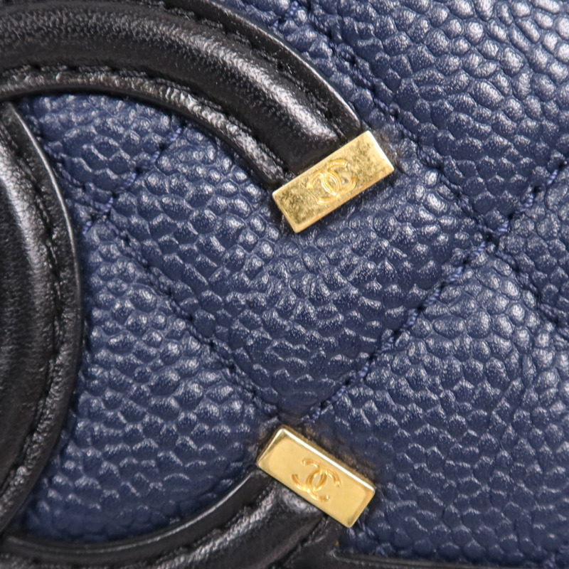 CHANEL 牛皮皮革Filigree Chain Bag金扣鏈帶肩背袋-9