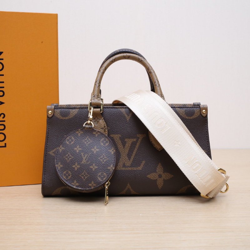 LOUIS VUITTON OnthegoEastWest橫版三合一老花PVC晶片肩背包-0