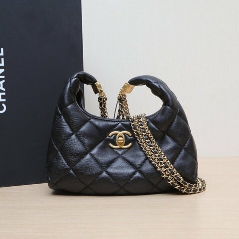 CHANEL 24AHobo黑色羊皮晶片開金扣四鏈條肩帶肩背包