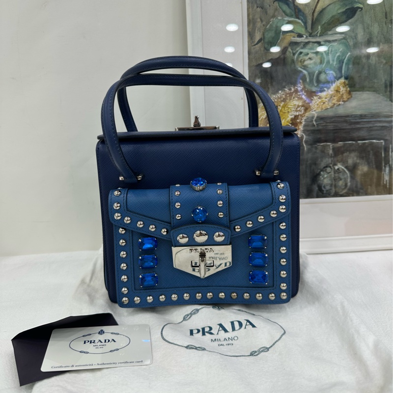Prada 盒子包 秀款 外型獨特 超漂亮-9