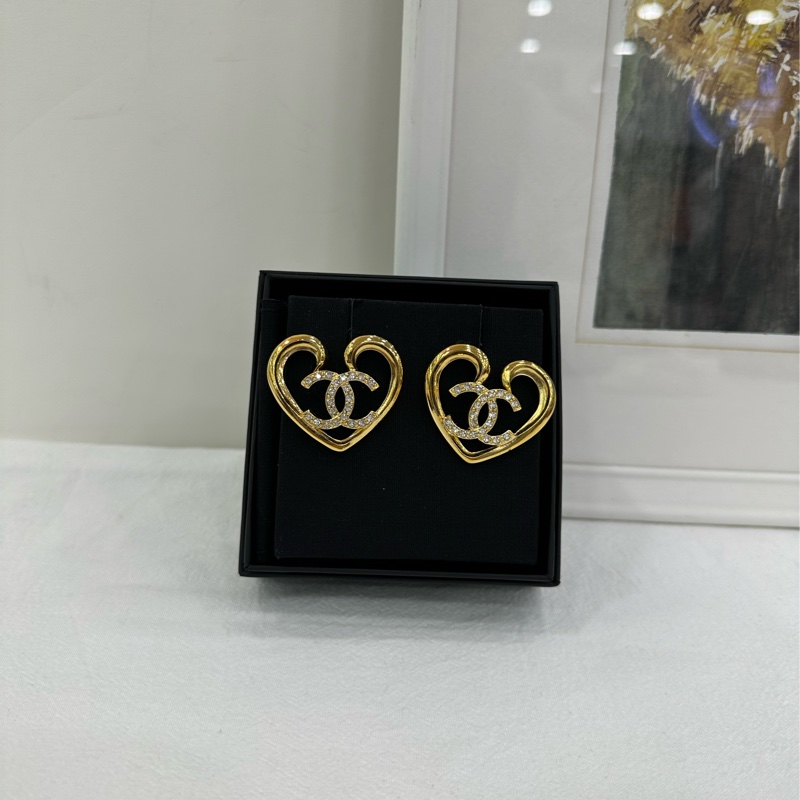 Chanel香奈兒23C新款金色愛心鏤空大耳環 很大氣美麗的一款-0