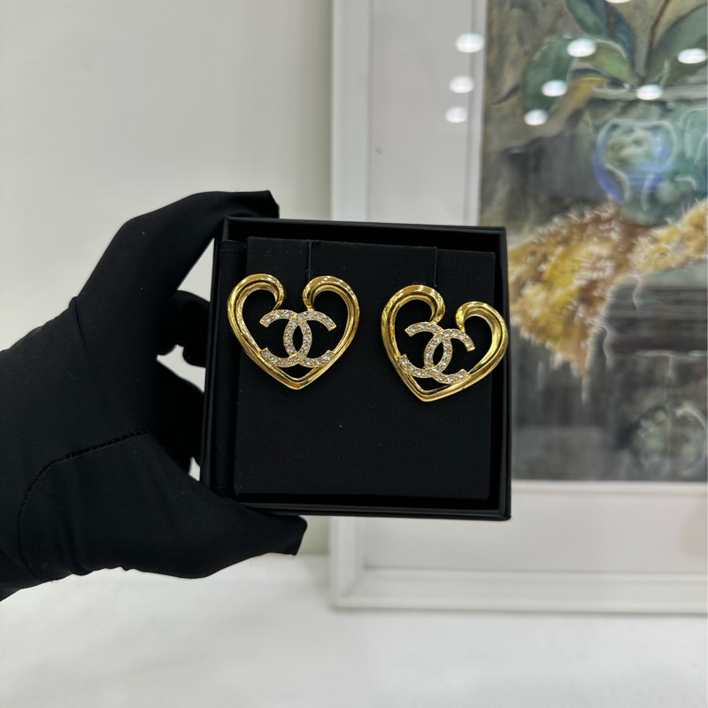 Chanel香奈兒23C新款金色愛心鏤空大耳環 很大氣美麗的一款-1