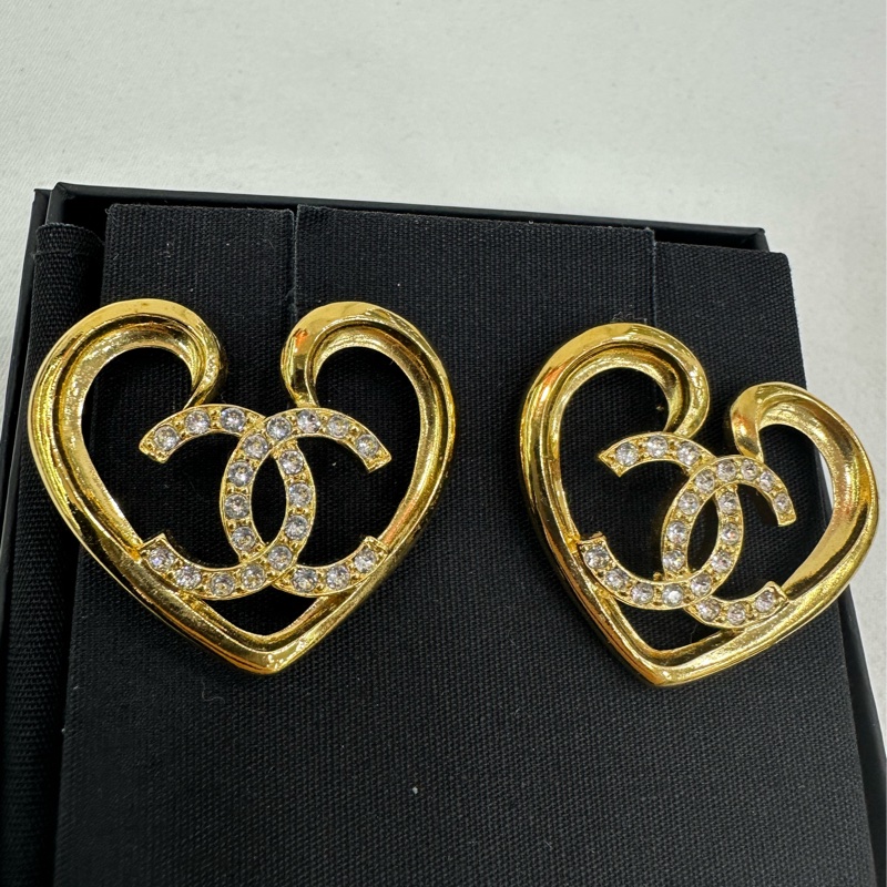 Chanel香奈兒23C新款金色愛心鏤空大耳環 很大氣美麗的一款-2