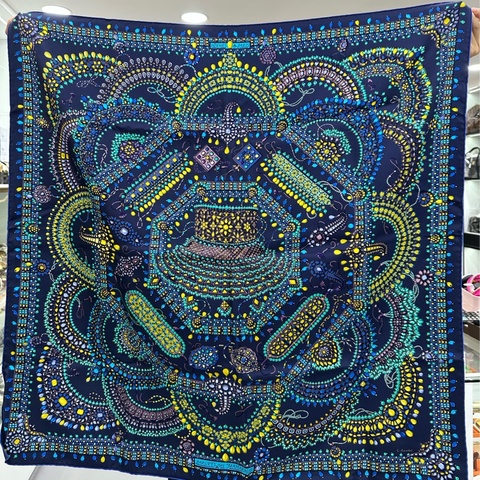 Hermes 愛馬仕經典絲巾，鏈鎖反應圖案，90*90