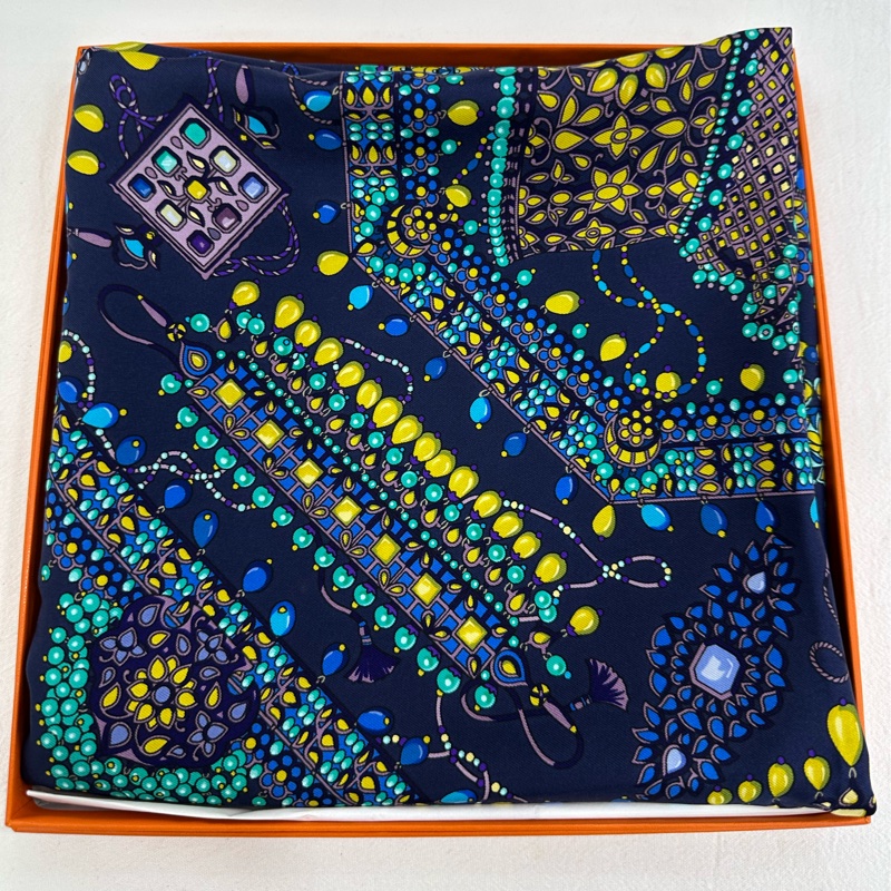 Hermes 愛馬仕經典絲巾，鏈鎖反應圖案，90*90-1