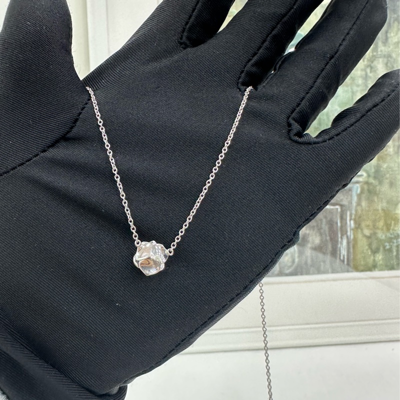 Piaget伯爵 PIAGET ROSE系列 18K白金滿鑽玫瑰花項鍊，經典款 上身超美-1