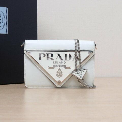 PRADA 白色牛皮銀扣三角牌鏈條包WOC17三角牌可調節扣肩背包