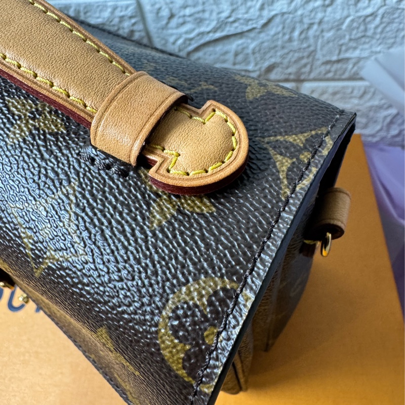 精典Lv郵差包-19