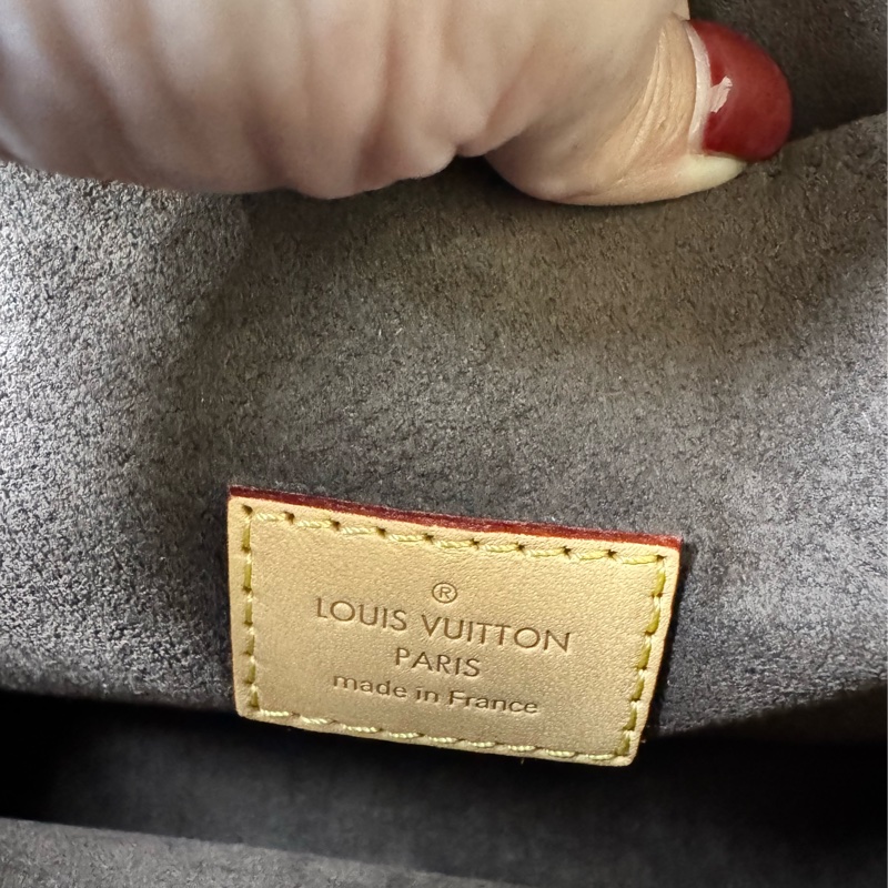 精典Lv郵差包-30