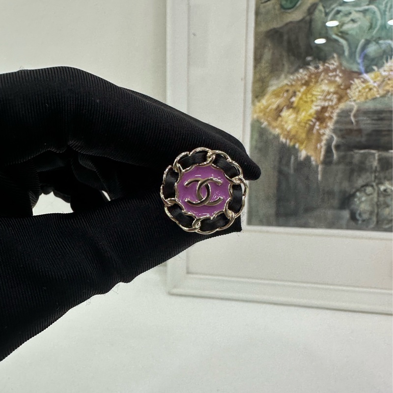 CHANEL香奈兒-24A復古紫色琺瑯皮穿鏈條圓形雙C耳環-5
