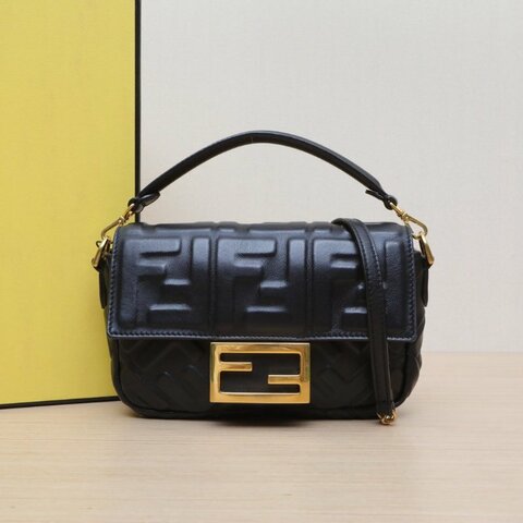 FENDI Baguette法棍包Mini黑色羊皮肩背包