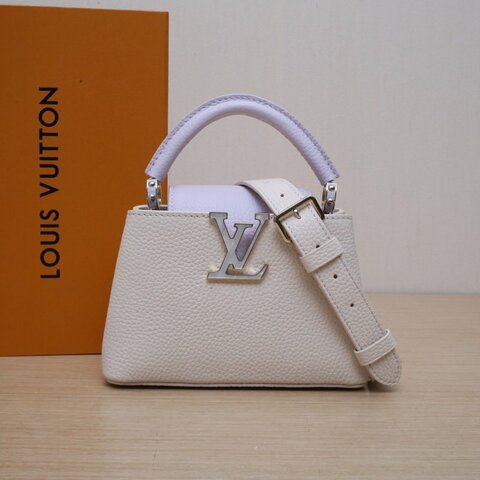 LOUIS VUITTON CapucinesMini21拼色牛皮淺金扣晶片珍珠貝母花卉鏈條肩背包