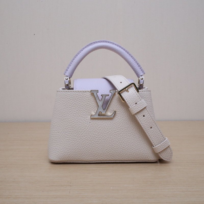 LOUIS VUITTON CapucinesMini21拼色牛皮淺金扣晶片珍珠貝母花卉鏈條肩背包-1