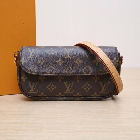 LOUIS VUITTON IVY鏈條腋下包老花PVC金扣晶片肩背包