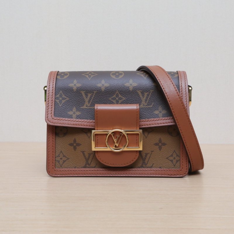 LOUIS VUITTON Dauphine達芙妮Mini20老花PVC晶片肩背包-1