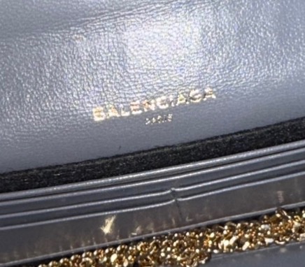 🩶Balenciaga 霧霾藍 機車 WOC（輕微使用痕跡）  Balenciaga 機車 WOC 霧霾藍 真皮 鉚釘 錢包 斜背包 長夾 經典 機車款 時尚 小包 輕微 使用痕 精品-4