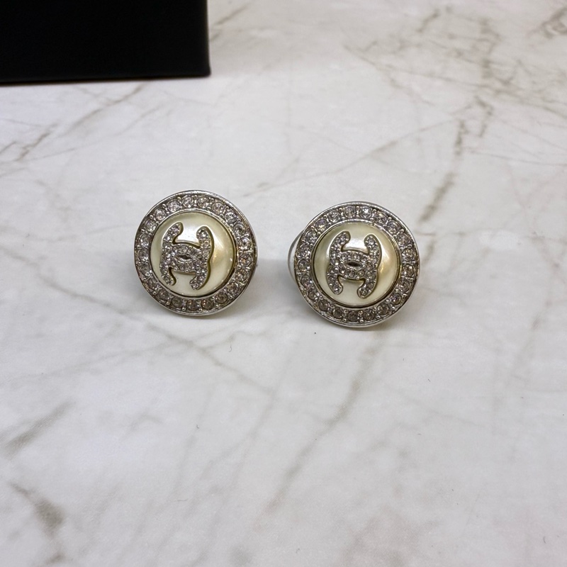 CHANEL圓形水鑽雙c logo珍珠夾式耳環-2