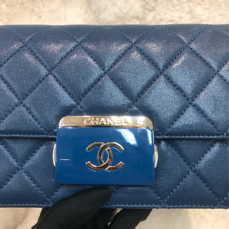 Chanel 藍色大琺瑯扣鏈條包 XB891-2