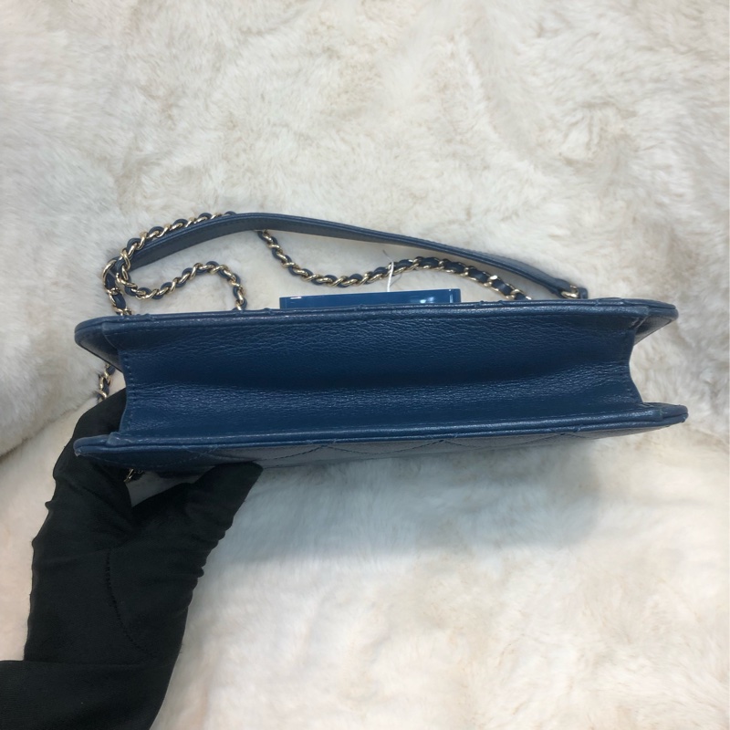 Chanel 藍色大琺瑯扣鏈條包 XB891-3