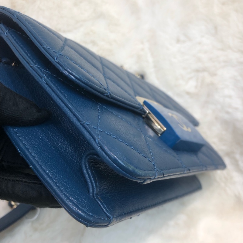 Chanel 藍色大琺瑯扣鏈條包 XB891-11