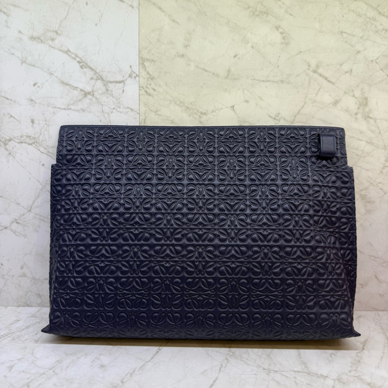 LOEWE 深藍全皮壓紋手拿包-1