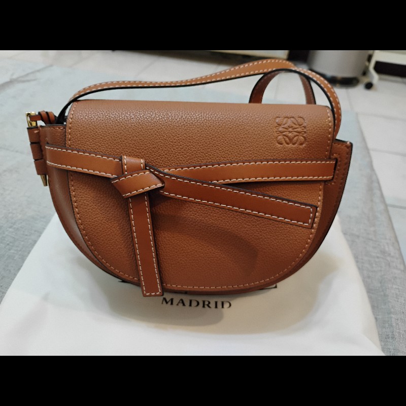 Loewe 焦糖色 Gate mini 專櫃正品斜背包 近全新-1