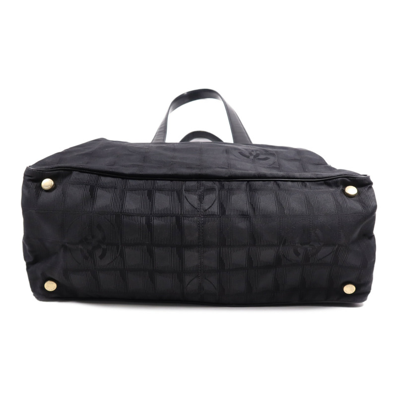 CHANEL 尼龍New Travel Line金扣手挽袋-3