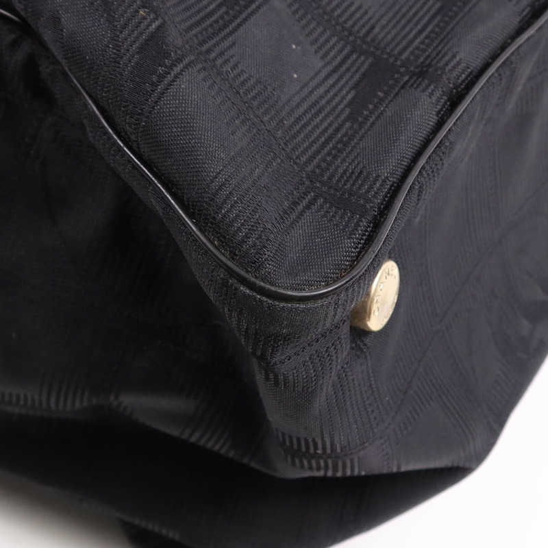 CHANEL 尼龍New Travel Line金扣手挽袋-7