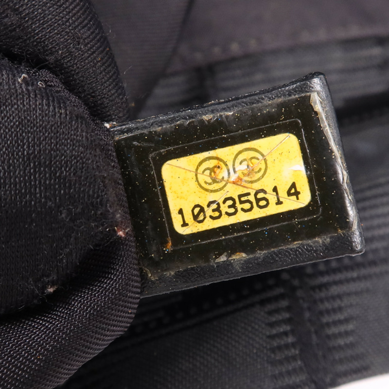 CHANEL 尼龍New Travel Line金扣手挽袋-17