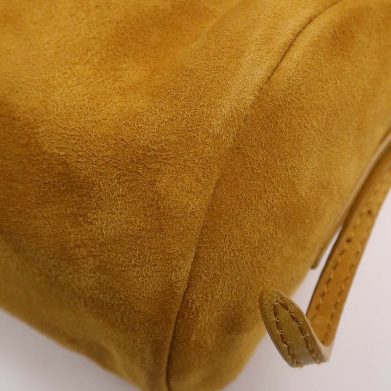 Miu Miu 麂皮皮革Shoulder Pouch金扣肩背袋-6