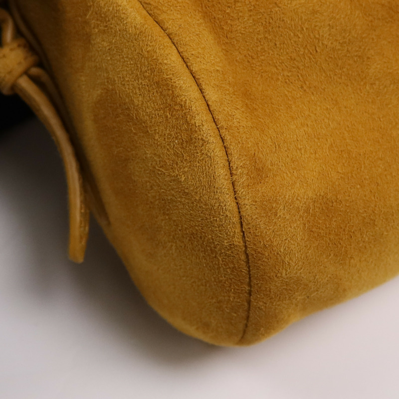 Miu Miu 麂皮皮革Shoulder Pouch金扣肩背袋-7