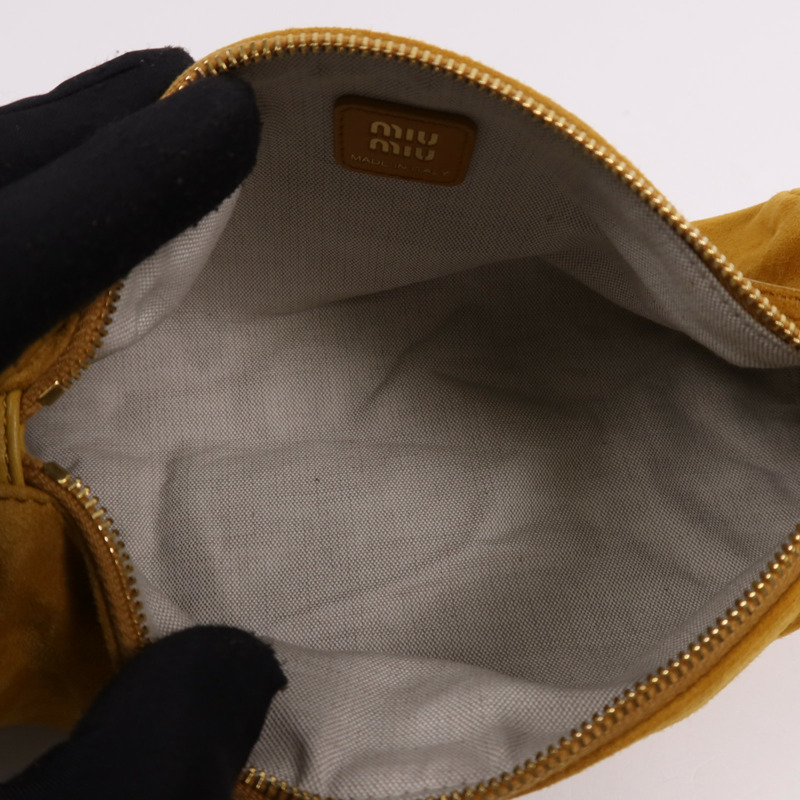Miu Miu 麂皮皮革Shoulder Pouch金扣肩背袋-10