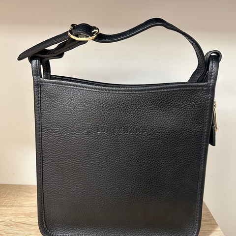 Longchamp 黑牛皮 Lefoul lonne 斜背包