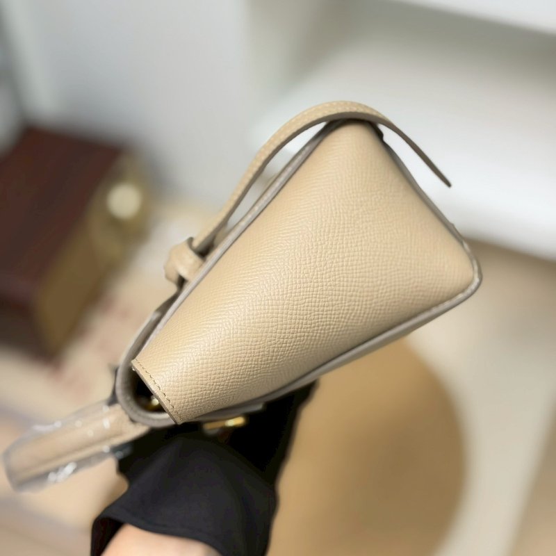 (停產絕版款、送禮等級)🏷Celine．Pico Belt 鯰魚包-2