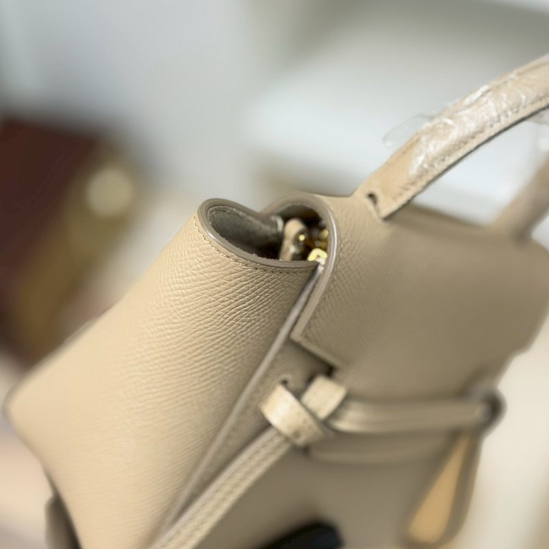 (停產絕版款、送禮等級)🏷Celine．Pico Belt 鯰魚包-8