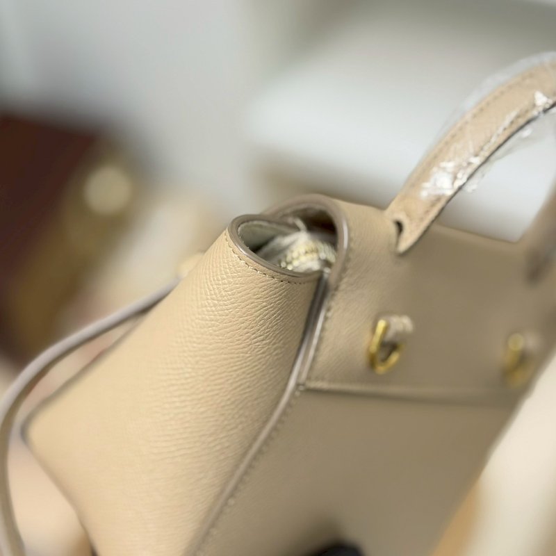 (停產絕版款、送禮等級)🏷Celine．Pico Belt 鯰魚包-10