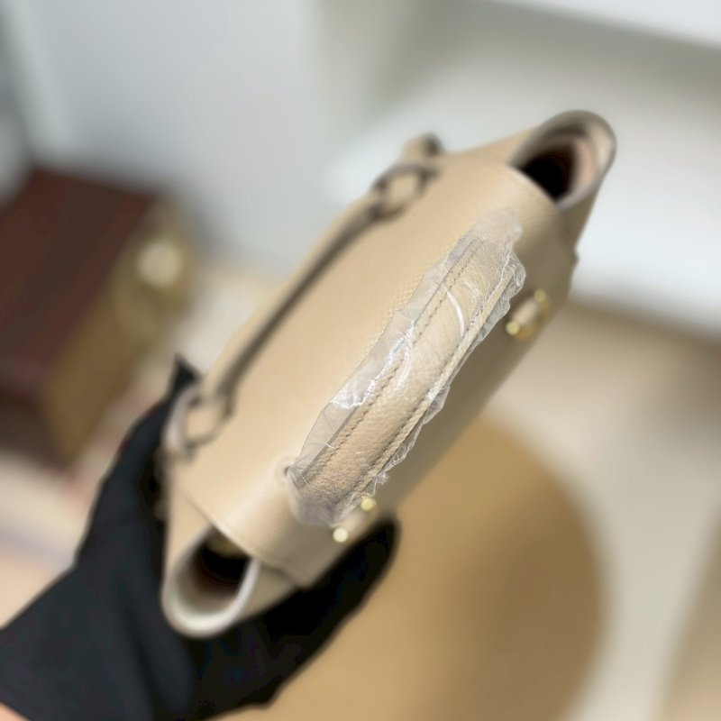 (停產絕版款、送禮等級)🏷Celine．Pico Belt 鯰魚包-13