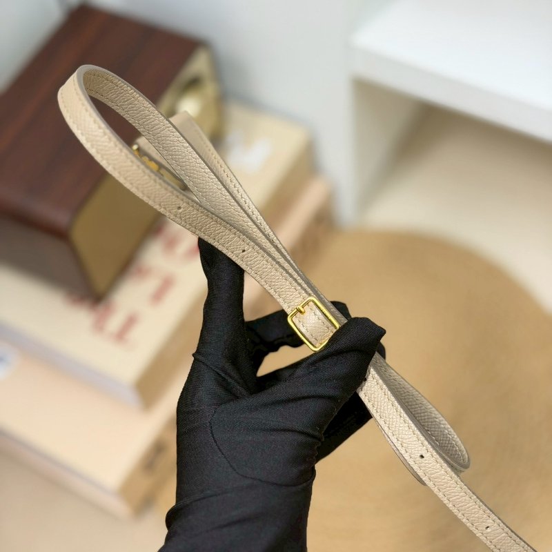 (停產絕版款、送禮等級)🏷Celine．Pico Belt 鯰魚包-18