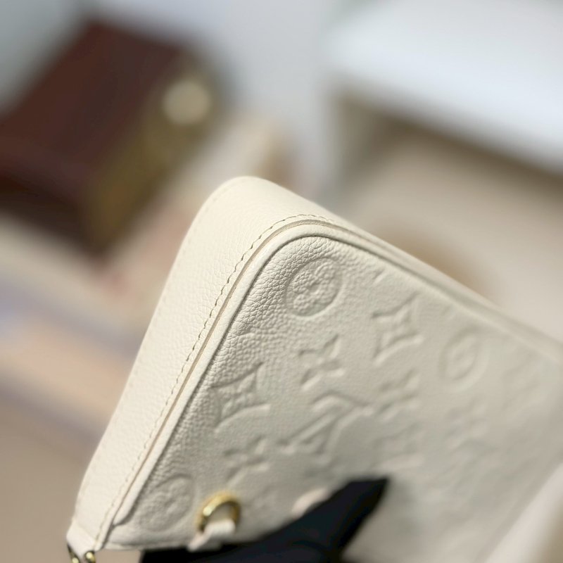 (全新品、大全配、送禮等級)🏷LV．Easy Pouch On Strap 奶油白 M81066 芯片款-4