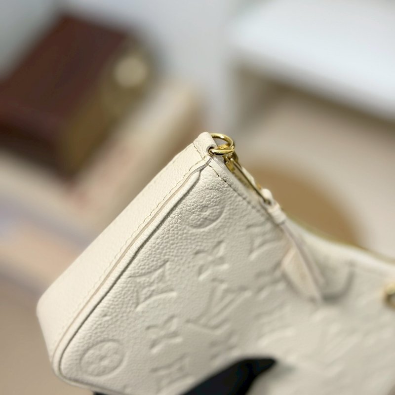 (全新品、大全配、送禮等級)🏷LV．Easy Pouch On Strap 奶油白 M81066 芯片款-8