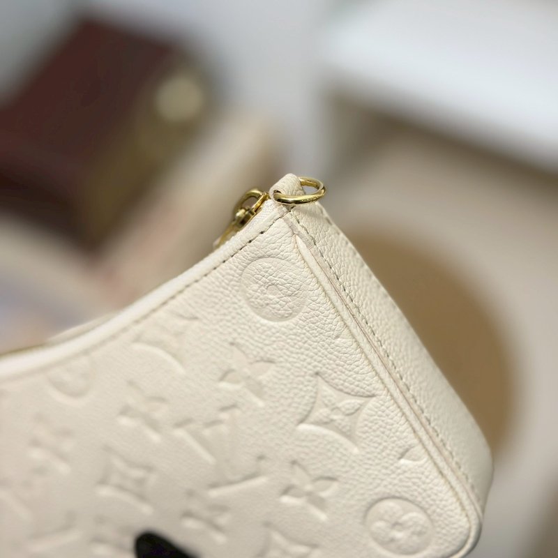 (全新品、大全配、送禮等級)🏷LV．Easy Pouch On Strap 奶油白 M81066 芯片款-11