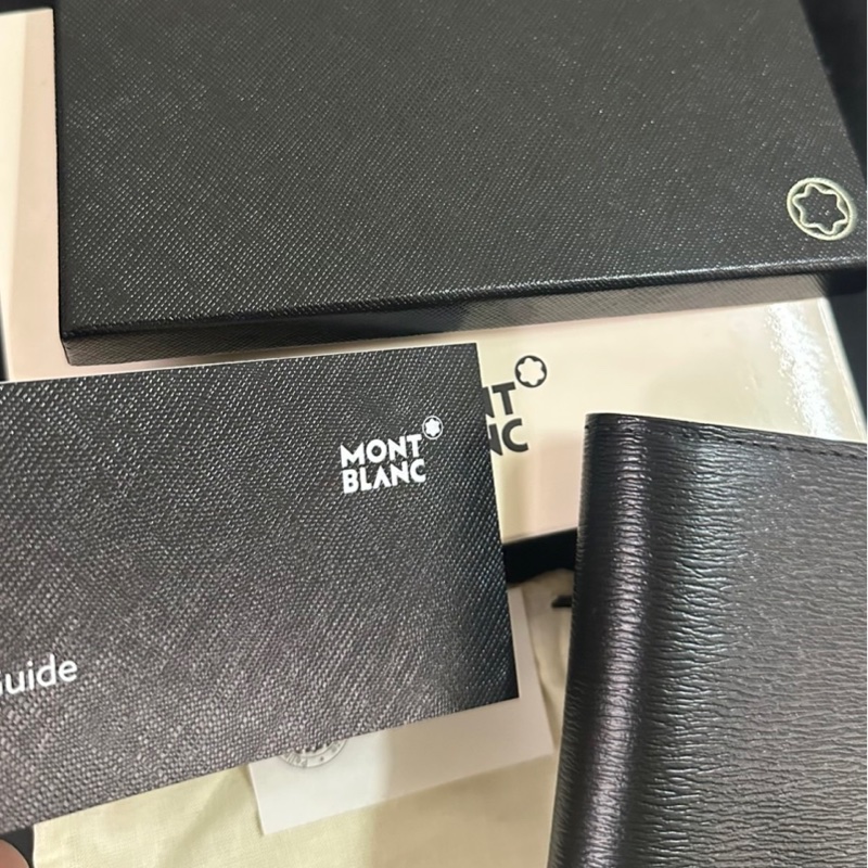 Montblanc萬寶龍4810系列黑色皮夾-1
